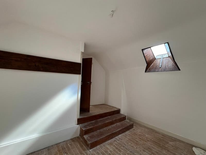 Maison à rénover avec possibilité de créer plusieurs appartements (4)