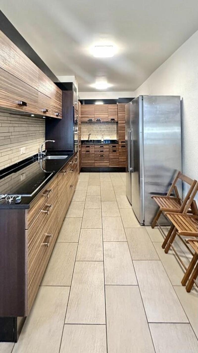 Investment Opportunity - 7-Room Apartment in Geneva (12)