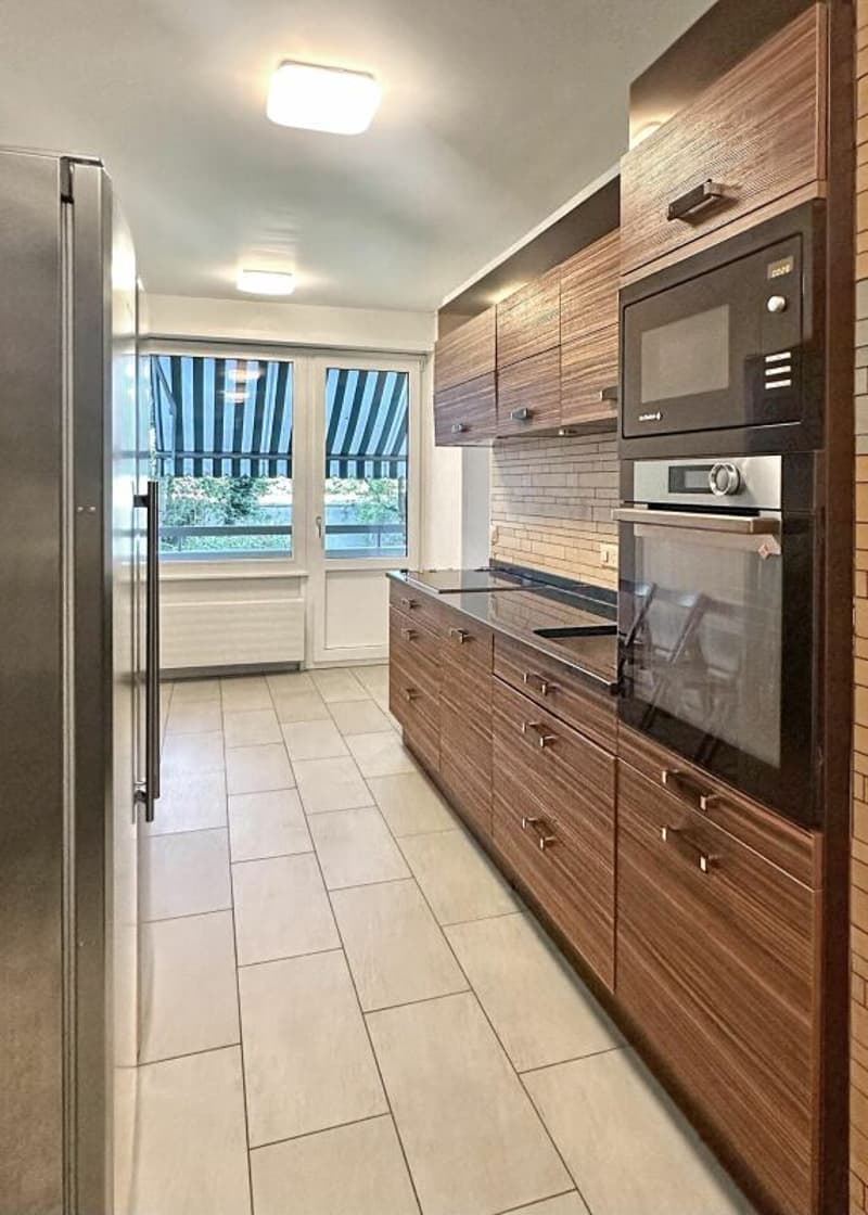 Investment Opportunity - 7-Room Apartment in Geneva (14)