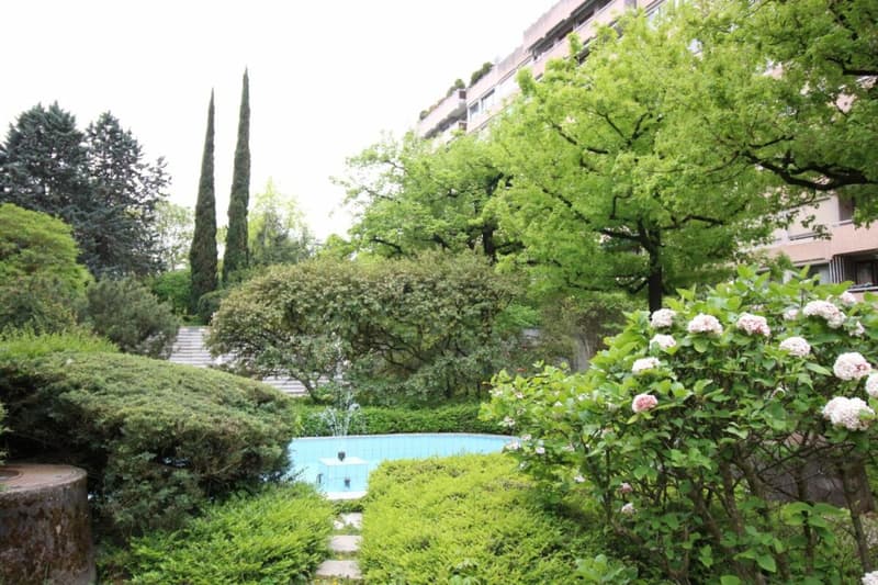 Investment Opportunity - 7-Room Apartment in Geneva (1)