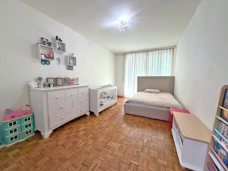Schönes geräumiges Apartment mit zwei Balkonen (16)