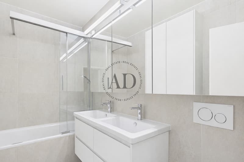 EXKLUSIVITÄT - Große helle Wohnung in höherem Stock (5)