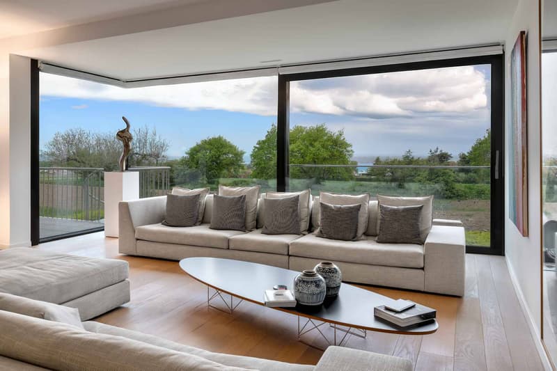 Traumhafter zeitgenössischer Duplex mit Gärten, Blick auf die Felder und den See (2)