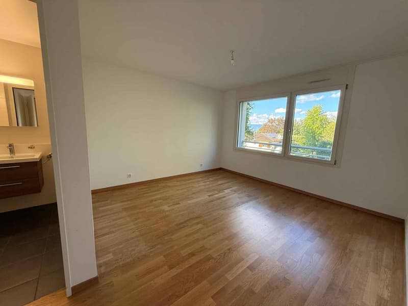 Nouveau ! Bel appartement traversant en exclusivité (9)