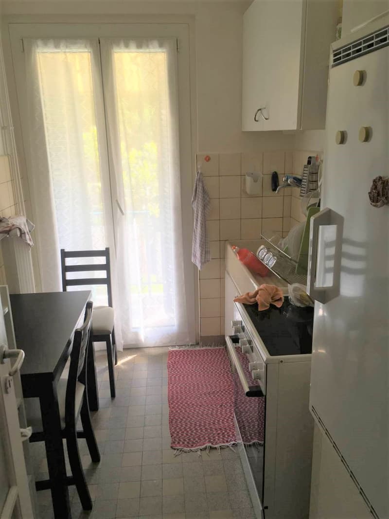 Ein-Zimmer-Wohnung mit Flur und Balkon (2)