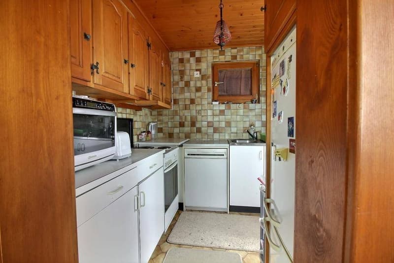 BEAUTIFUL 5-ROOM CHALET WITH A DEPENDENCY AND 2 CLOSED GARAGES (3)