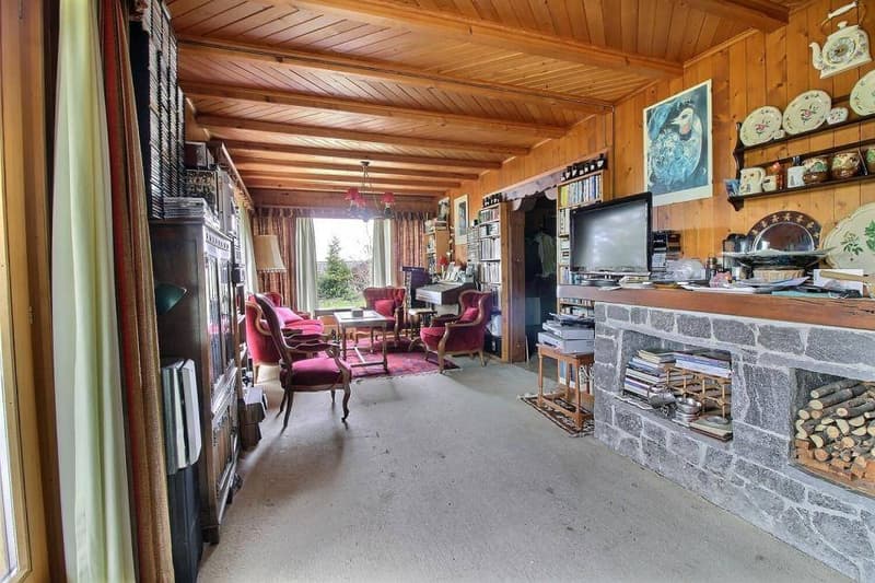 BEAUTIFUL 5-ROOM CHALET WITH A DEPENDENCY AND 2 CLOSED GARAGES (4)