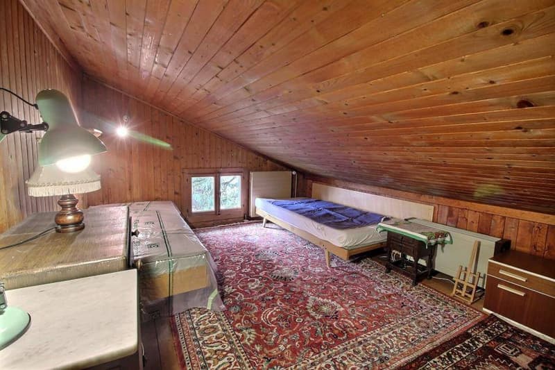 BEAUTIFUL 5-ROOM CHALET WITH A DEPENDENCY AND 2 CLOSED GARAGES (8)