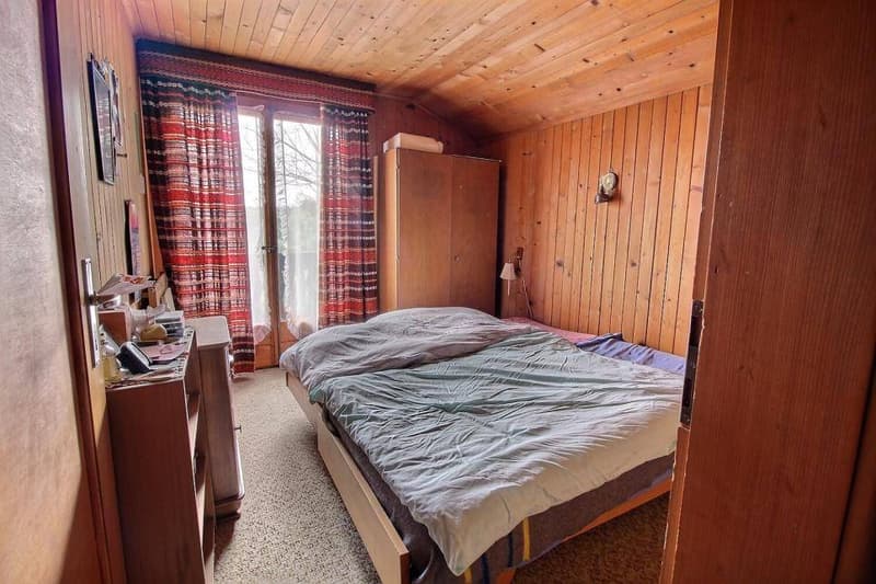 BEAUTIFUL 5-ROOM CHALET WITH A DEPENDENCY AND 2 CLOSED GARAGES (6)