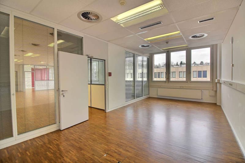 Beautiful administrative area of 186 m2 (7)