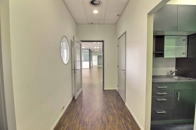 Beautiful administrative area of 186 m2 (6)