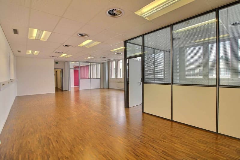 Beautiful administrative area of 186 m2 (3)