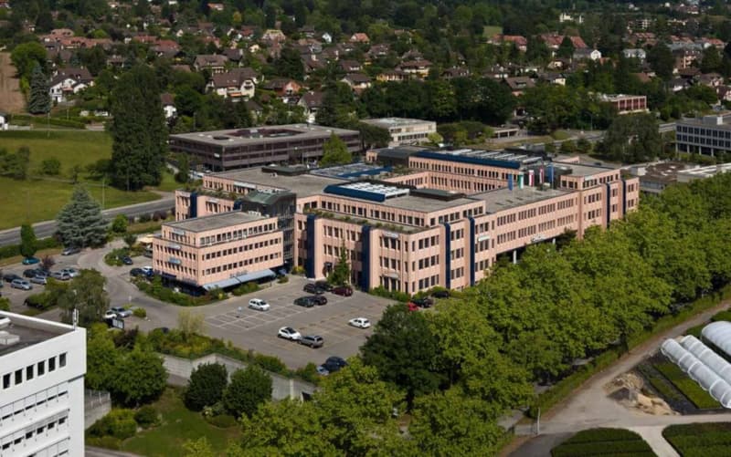 Beautiful administrative area of 186 m2 (1)