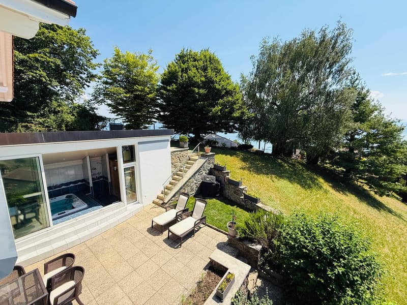 Geräumige Familienvilla mit atemberaubendem Blick (9)