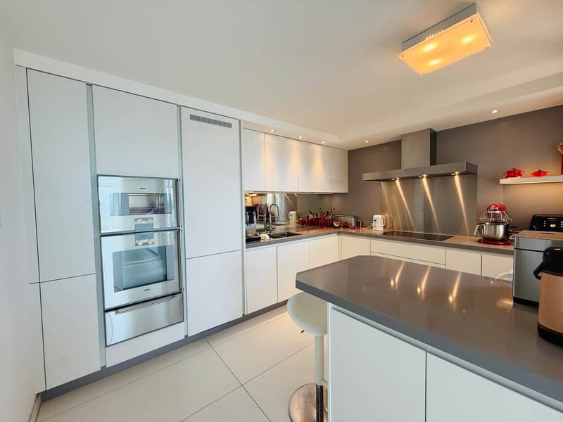 Geräumige Familienvilla mit atemberaubendem Blick (6)