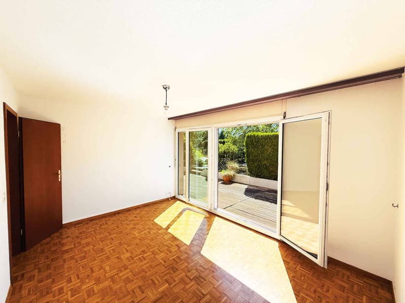 Appartamento di 5.5 locali con ampia terrazza in un ambiente verde (4)
