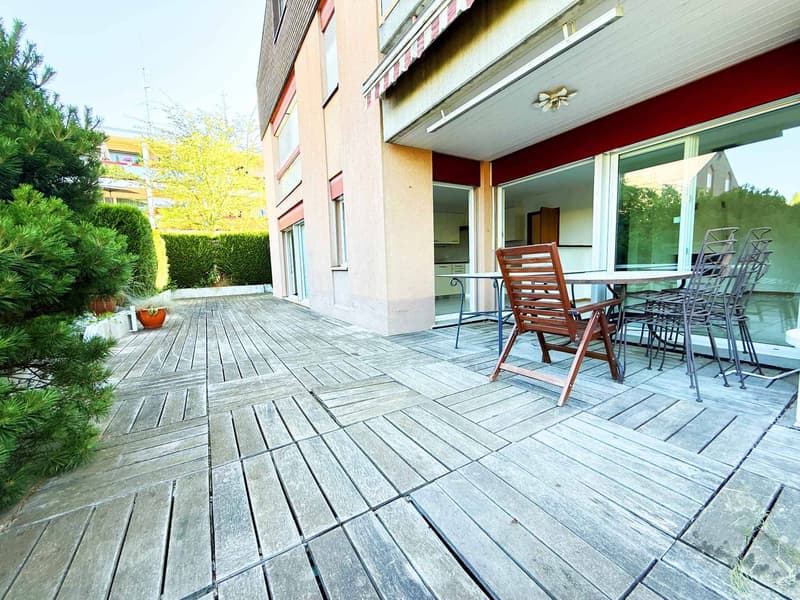 Appartamento di 5.5 locali con ampia terrazza in un ambiente verde (7)