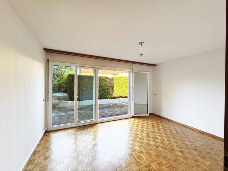 Wohnung mit 5.5 Zimmern und großer Terrasse in grüner Umgebung (3)