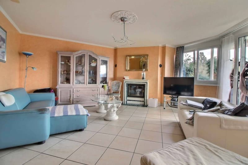 Geräumige 3,5-Zimmer-Wohnung von 98m2 mit großer Terrasse (2)