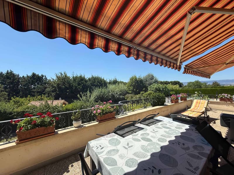 Villa familiale avec piscine et vue dégagée aux portes de Lausanne (9)