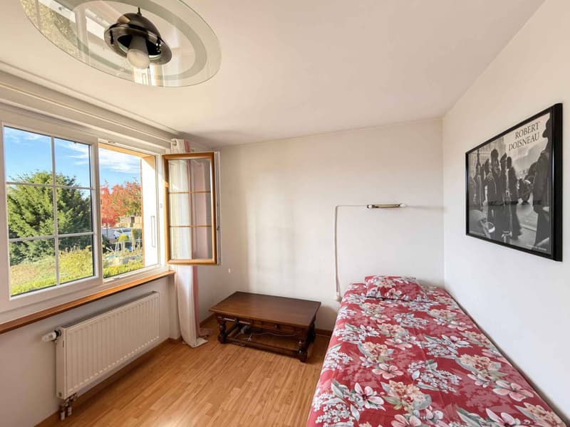 RENENS  Villa mitoyenne de 5.5 pièces avec jardin arboré et beaux volumes (9)