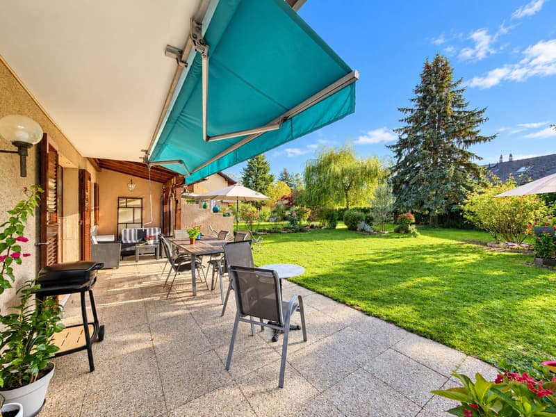 RENENS  Villa mitoyenne de 5.5 pièces avec jardin arboré et beaux volumes (2)