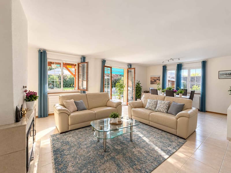 RENENS  Villa mitoyenne de 5.5 pièces avec jardin arboré et beaux volumes (5)