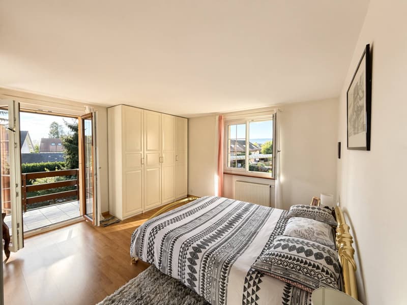 RENENS  Villa mitoyenne de 5.5 pièces avec jardin arboré et beaux volumes (7)