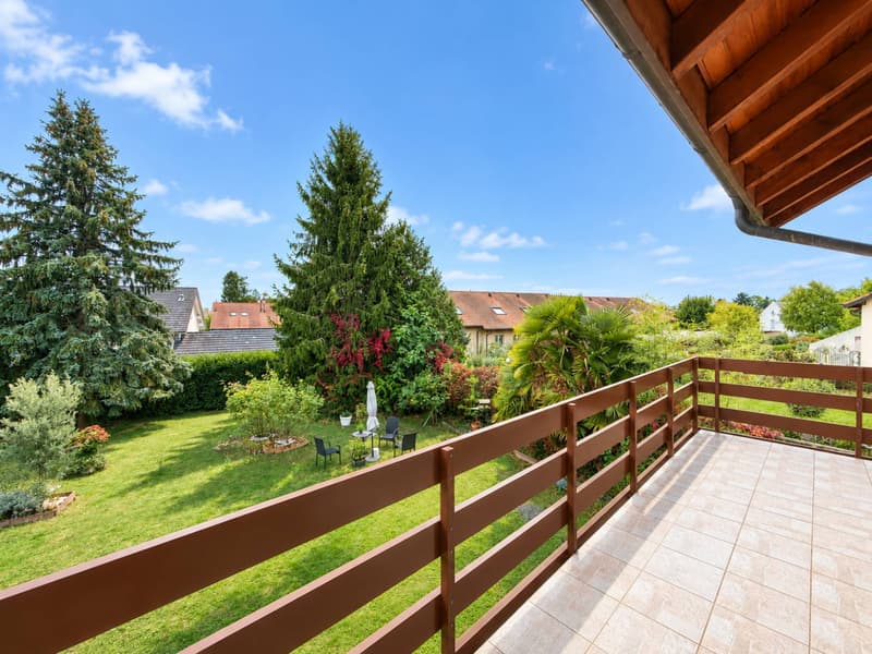 RENENS  Villa mitoyenne de 5.5 pièces avec jardin arboré et beaux volumes (11)
