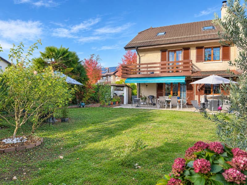 RENENS  Villa mitoyenne de 5.5 pièces avec jardin arboré et beaux volumes (12)