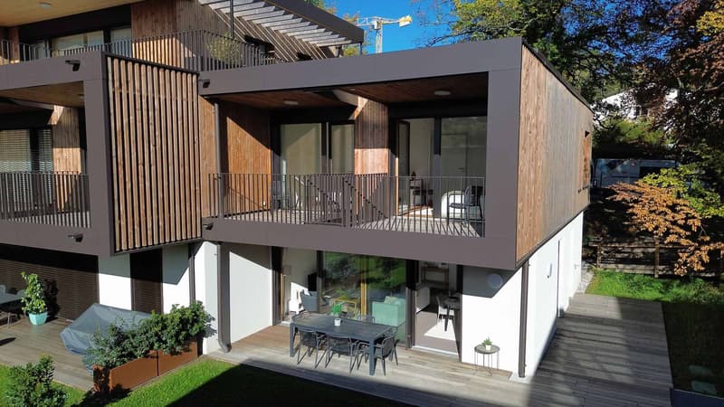 Maison de ville dans un parc arboré et privé (1)
