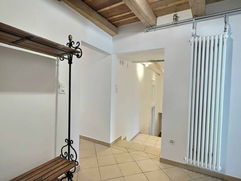 Spacious 5.5-room apartment with charm in the heart of Cossonay's Old Town (12)