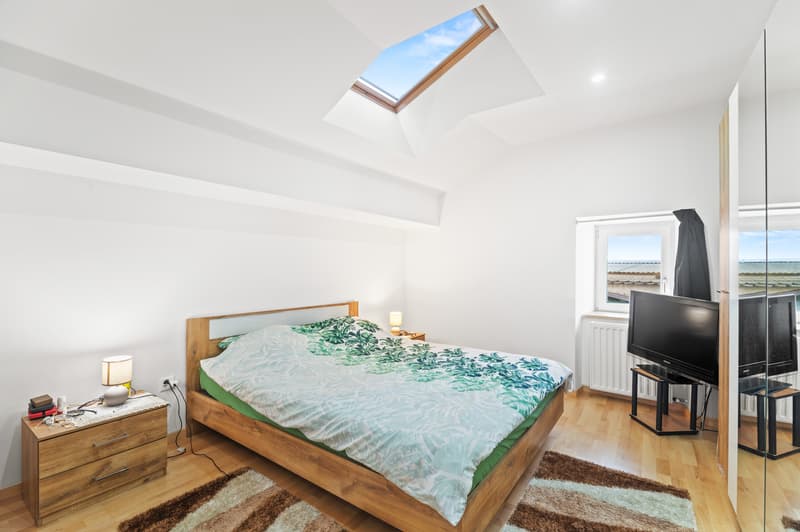 Grande maison rénovée avec deux appartements Opportunité rare à Bavois (4)