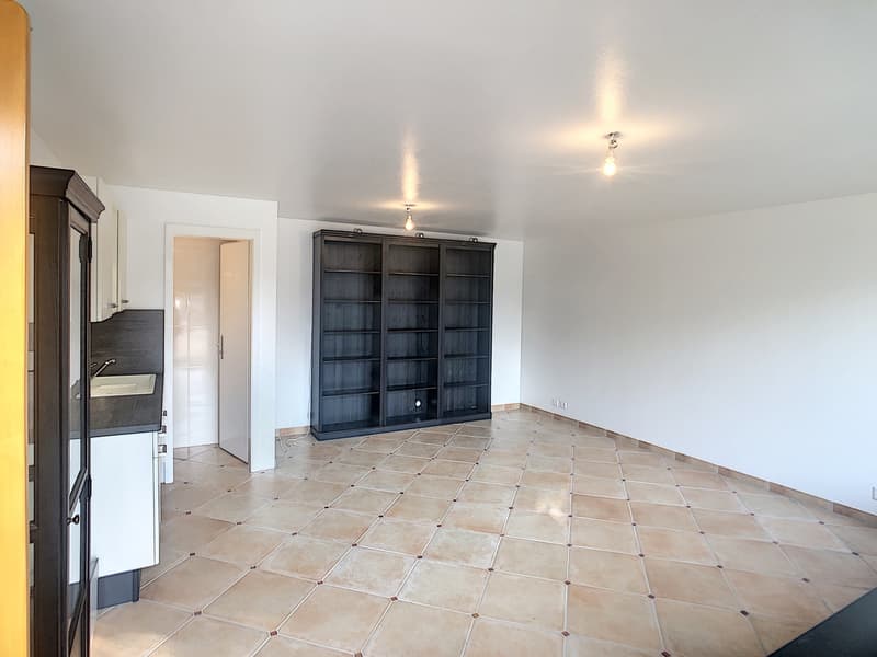Au coeur de la bourgade d'Oron-la-Ville  Joli bureau (2)