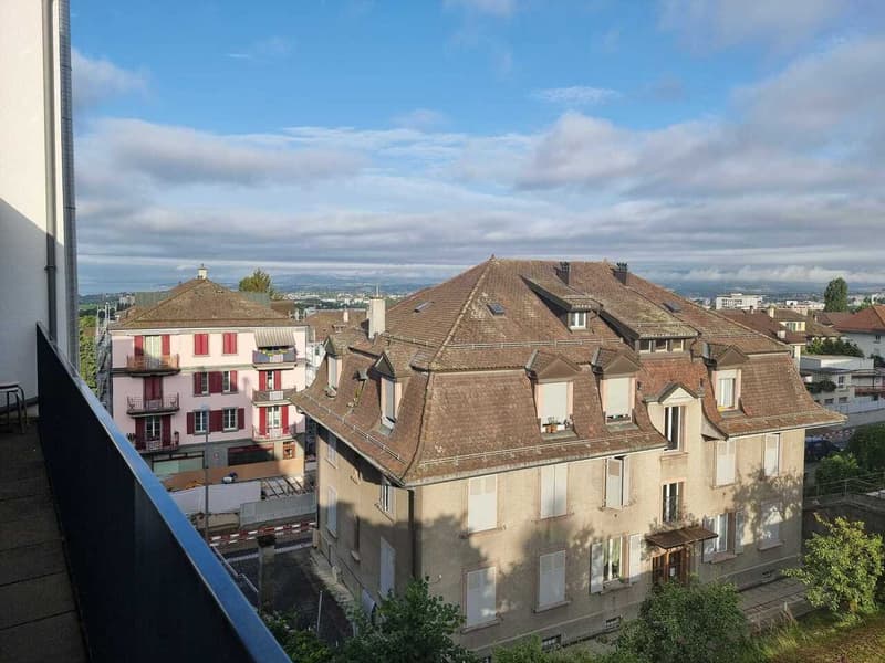 Bello studio vicino al centro città di Losanna (2)