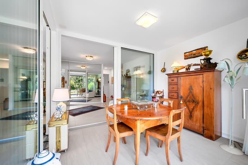 Élégant appartement sur deux niveaux avec jardin privatif arboré (4)