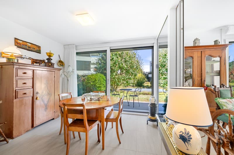 Élégant appartement sur deux niveaux avec jardin privatif arboré (3)