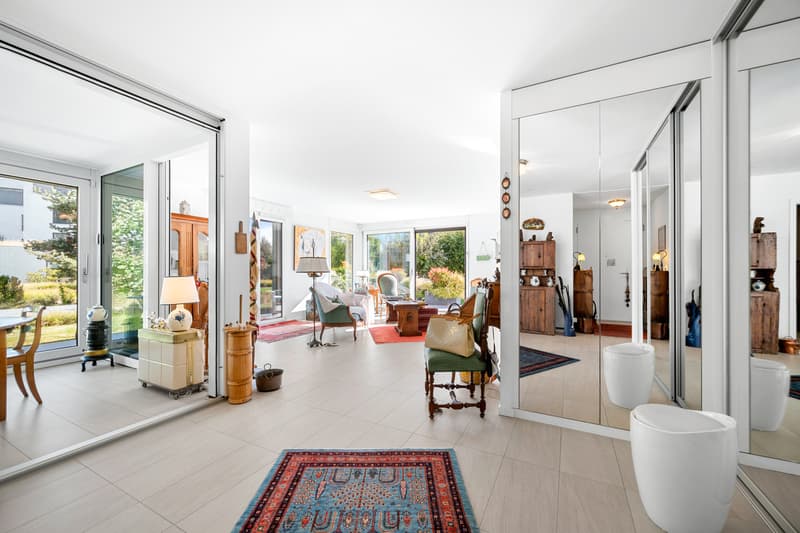 Élégant appartement sur deux niveaux avec jardin privatif arboré (8)