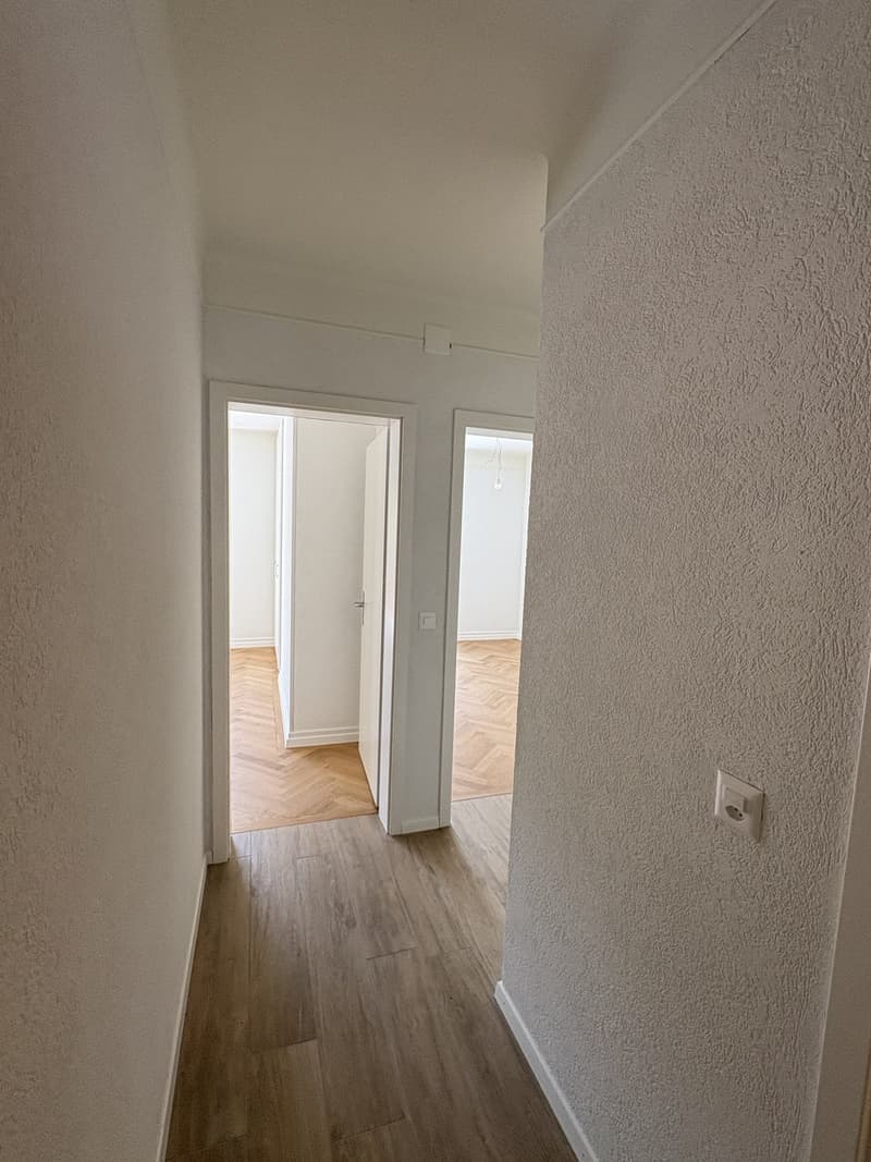 Charmant appartement de 2,5 pièces avec balcon à Vallorbe (4)