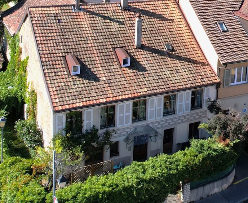 Historic character house in the heart of Bevaix (1)