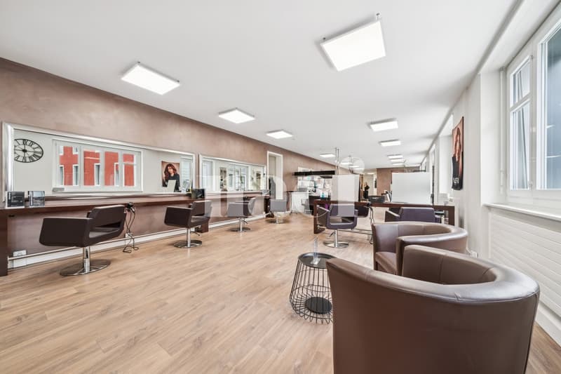Commercial premises on the 1st floor (3)
