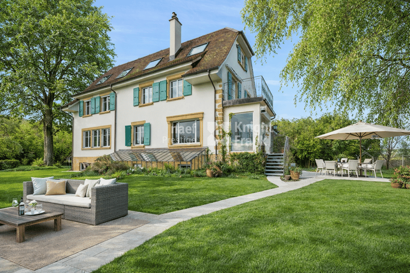 Prachtvolles Herrenhaus direkt am Wasser (9)