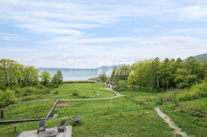 Prachtvolles Herrenhaus direkt am Wasser (2)