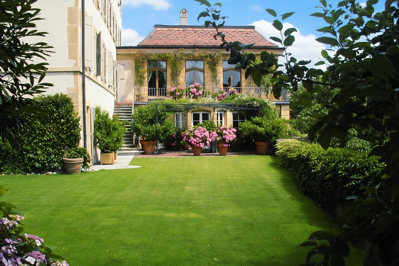 Elegance and character in the heart of the old town (1)