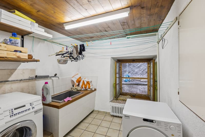 Rental income building with 3 apartments (12)