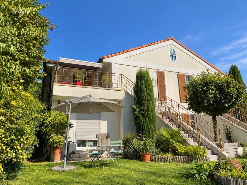 Maison mitoyenne de 5.5 pièces avec dépendances (1)