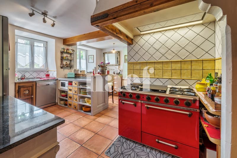 Charming and spacious house in a residential area (9)