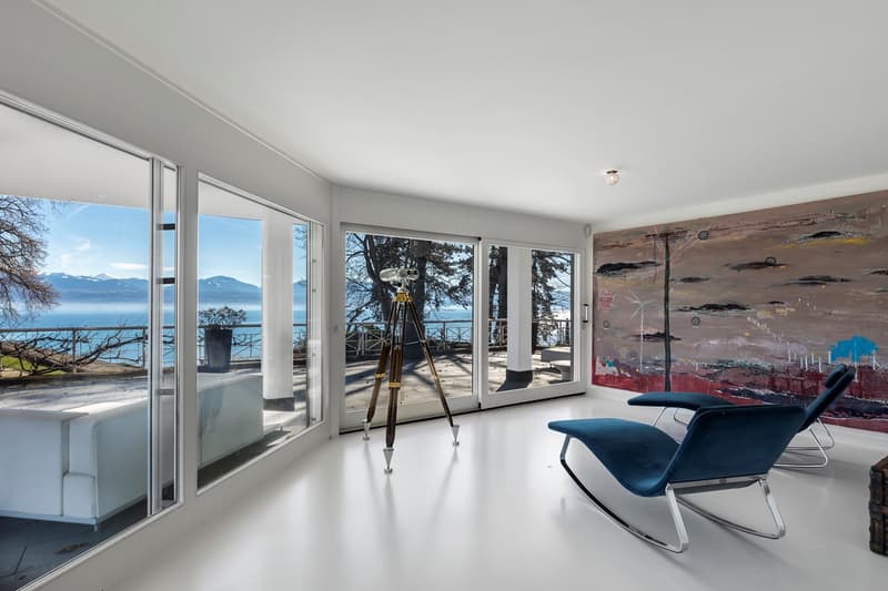 Sublime waterfront property with private beach and boat garage (7)