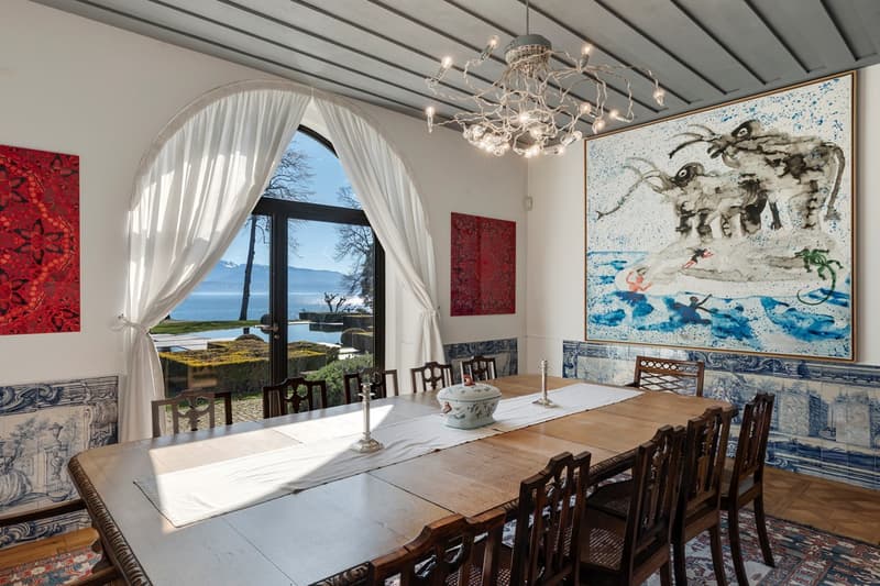 Sublime waterfront property with private beach and boat garage (10)