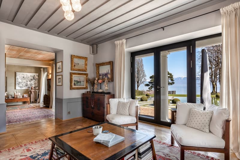 Sublime waterfront property with private beach and boat garage (5)